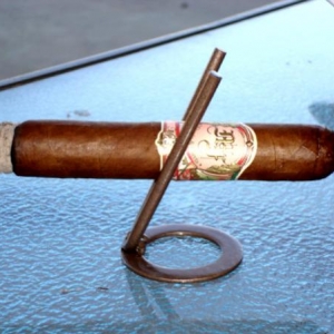 "Tribute" Cigar Holder