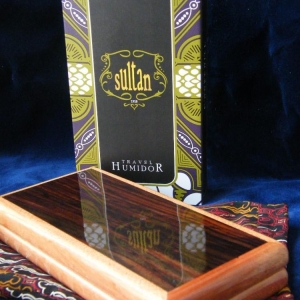 Sultan Churchill in travel humidor sample package