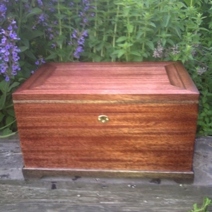 Mahogany humidor